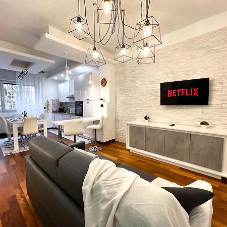 Unique House - 3 Bedrooms & 2 Bathrooms With 4 Beds - 100 Meters To The Metro A Rom Exteriör bild