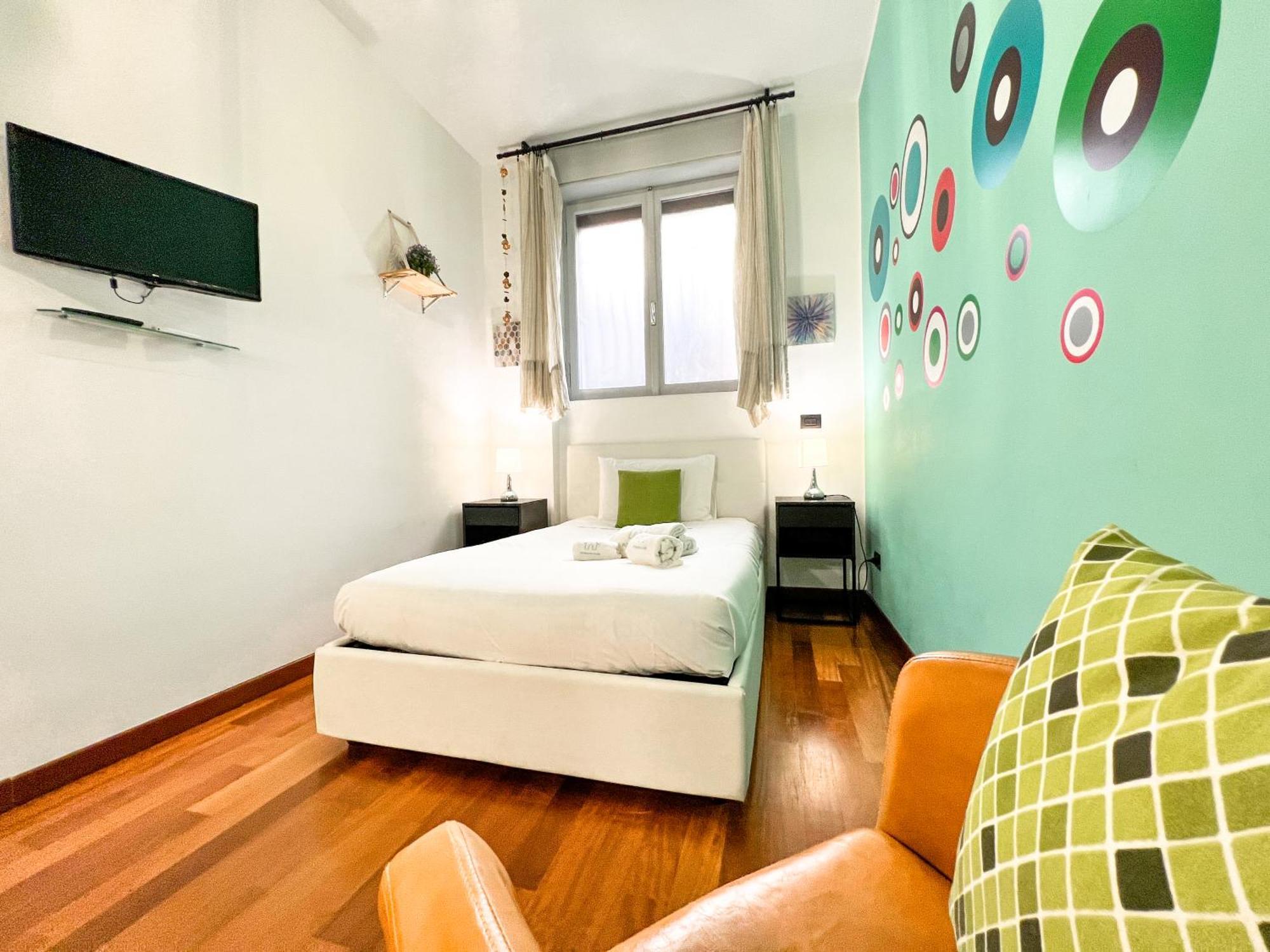 Unique House - 3 Bedrooms & 2 Bathrooms With 4 Beds - 100 Meters To The Metro A Rom Exteriör bild