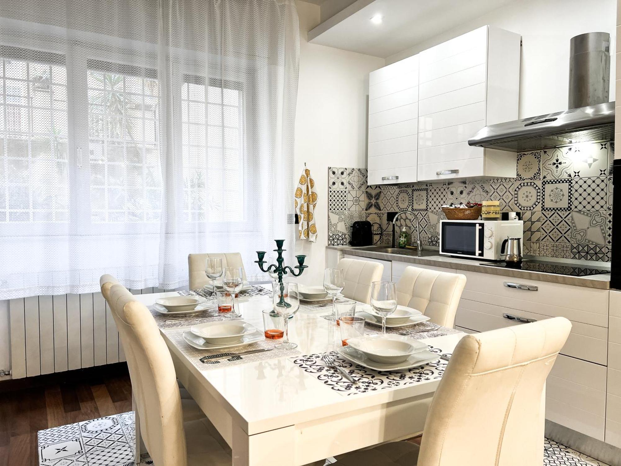 Unique House - 3 Bedrooms & 2 Bathrooms With 4 Beds - 100 Meters To The Metro A Rom Exteriör bild