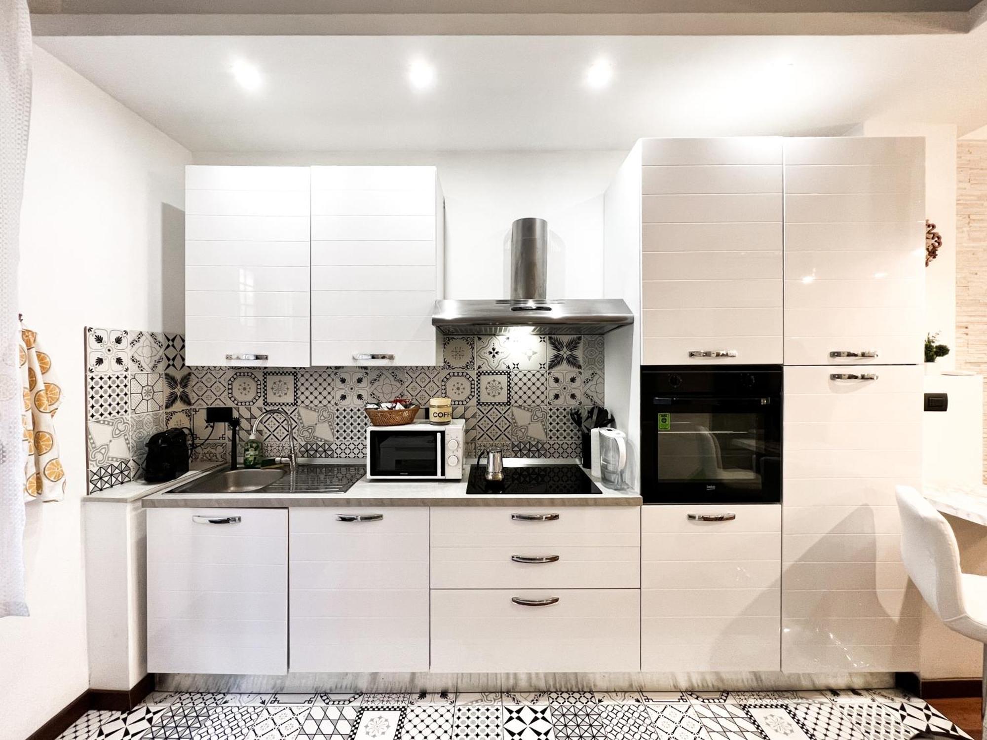 Unique House - 3 Bedrooms & 2 Bathrooms With 4 Beds - 100 Meters To The Metro A Rom Exteriör bild